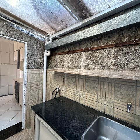 Casa à venda com 50m², 2 quartos e sem vaga