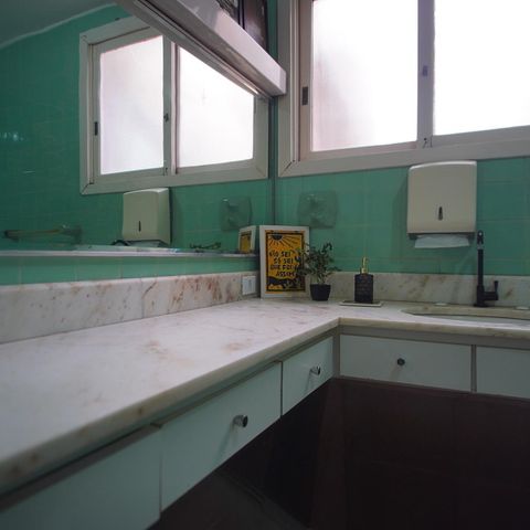 Casa à venda com 300m², 4 quartos e 4 vagasBanheiro Social