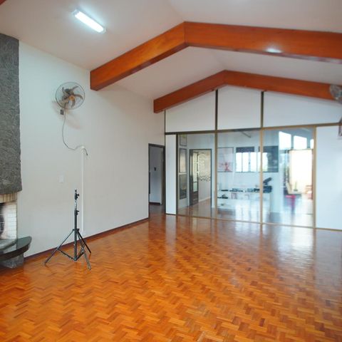 Casa à venda com 300m², 4 quartos e 4 vagasSala 1