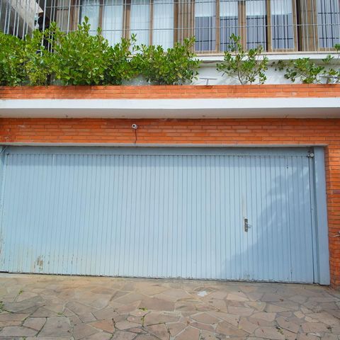 Casa à venda com 300m², 4 quartos e 4 vagasGaragem