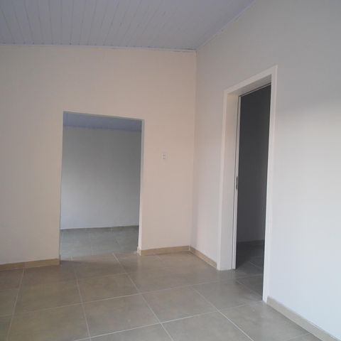 Casa à venda com 83m², 2 quartos e sem vagaSala