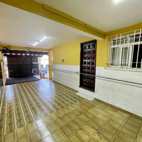 Casa à venda com 174m², 3 quartos e 2 vagas Casa à venda com 174m², 3 quartos e 2 vagasGaragem