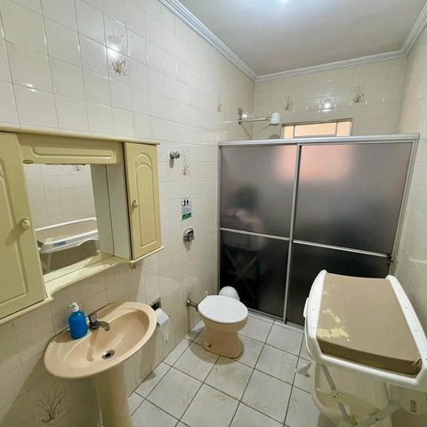 Casa à venda com 174m², 3 quartos e 2 vagas Casa à venda com 174m², 3 quartos e 2 vagasBanheiro
