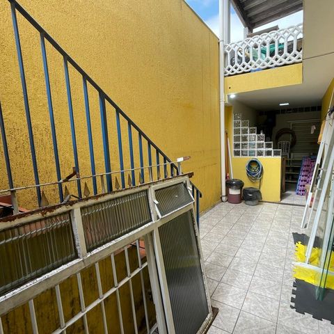 Casa à venda com 174m², 3 quartos e 2 vagas Casa à venda com 174m², 3 quartos e 2 vagasQuintal