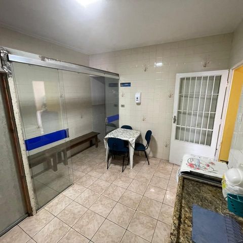 Casa à venda com 174m², 3 quartos e 2 vagas Casa à venda com 174m², 3 quartos e 2 vagasCozinha