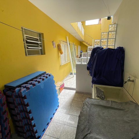 Casa à venda com 174m², 3 quartos e 2 vagas Casa à venda com 174m², 3 quartos e 2 vagasÁrea de Serviço