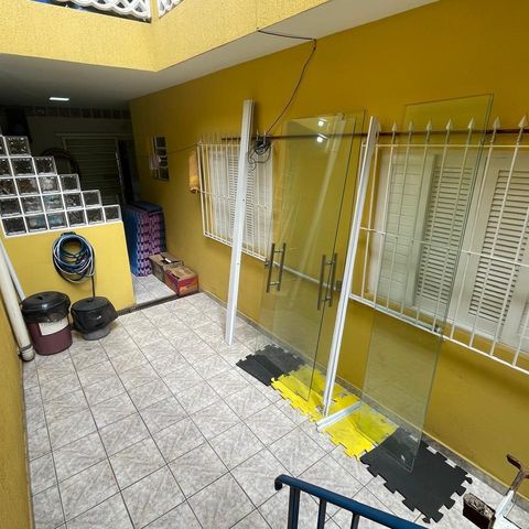 Casa à venda com 174m², 3 quartos e 2 vagas Casa à venda com 174m², 3 quartos e 2 vagasQuintal