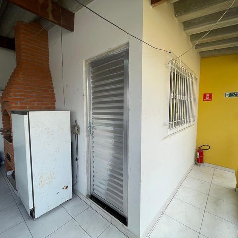 Casa à venda com 174m², 3 quartos e 2 vagas Casa à venda com 174m², 3 quartos e 2 vagasQuarto de Dispensa