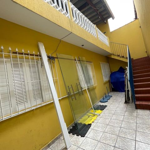 Casa à venda com 174m², 3 quartos e 2 vagas Casa à venda com 174m², 3 quartos e 2 vagasQuintal