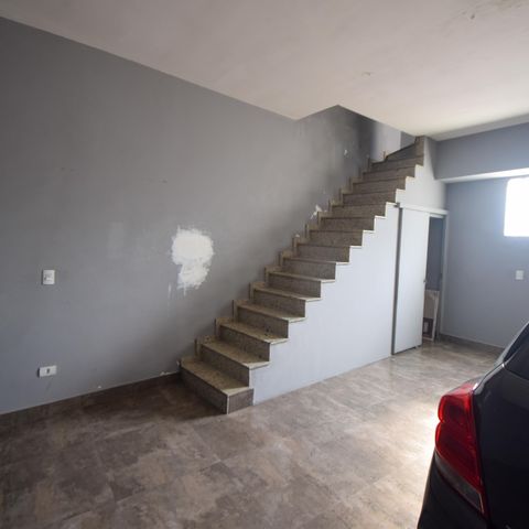 Casa à venda com 237m², 4 quartos e 5 vagas Casa à venda com 237m², 4 quartos e 5 vagasGaragem