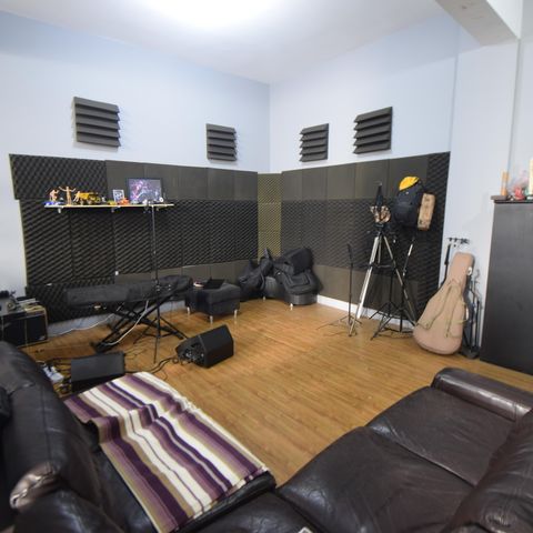 Casa à venda com 237m², 4 quartos e 5 vagas Casa à venda com 237m², 4 quartos e 5 vagasEscritório