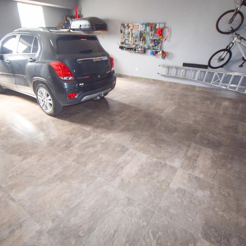 Casa à venda com 237m², 4 quartos e 5 vagas Casa à venda com 237m², 4 quartos e 5 vagasGaragem