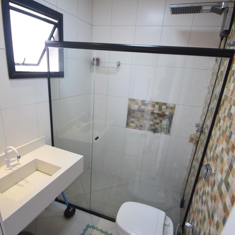 Casa à venda com 237m², 4 quartos e 5 vagas Casa à venda com 237m², 4 quartos e 5 vagasBanheiro Suíte 3