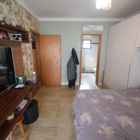 Casa à venda com 237m², 4 quartos e 5 vagas Casa à venda com 237m², 4 quartos e 5 vagasSuite 2