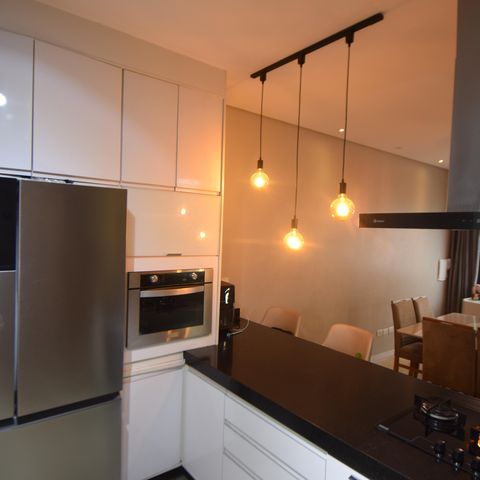 Casa à venda com 237m², 4 quartos e 5 vagas Casa à venda com 237m², 4 quartos e 5 vagasCozinha