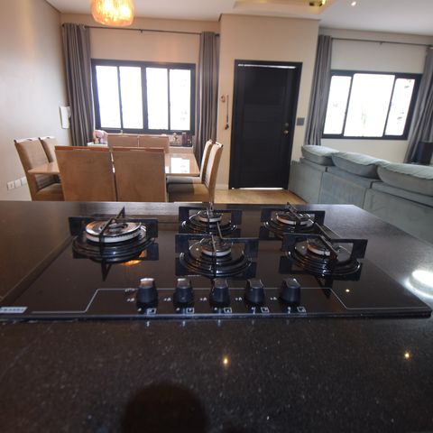 Casa à venda com 237m², 4 quartos e 5 vagas Casa à venda com 237m², 4 quartos e 5 vagasCozinha