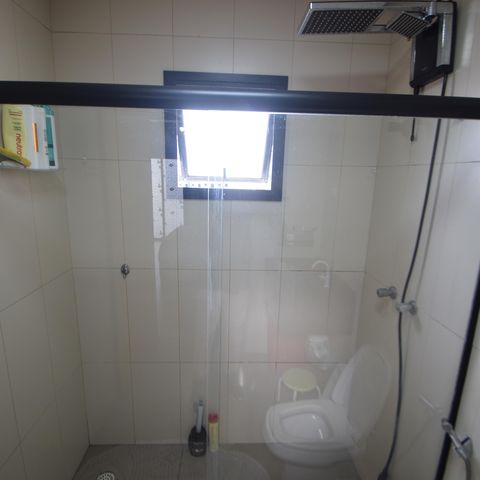 Casa à venda com 237m², 4 quartos e 5 vagas Casa à venda com 237m², 4 quartos e 5 vagasBanheiro Suíte 2
