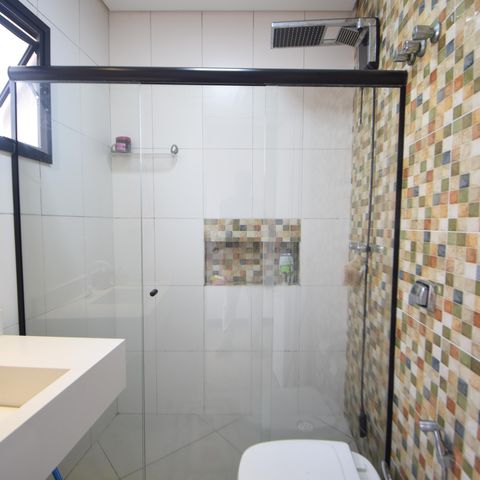 Casa à venda com 237m², 4 quartos e 5 vagas Casa à venda com 237m², 4 quartos e 5 vagasBanheiro Suíte 3