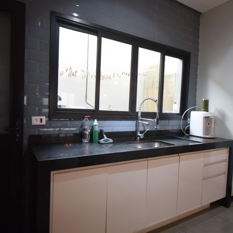 Casa à venda com 237m², 4 quartos e 5 vagas Casa à venda com 237m², 4 quartos e 5 vagasCozinha