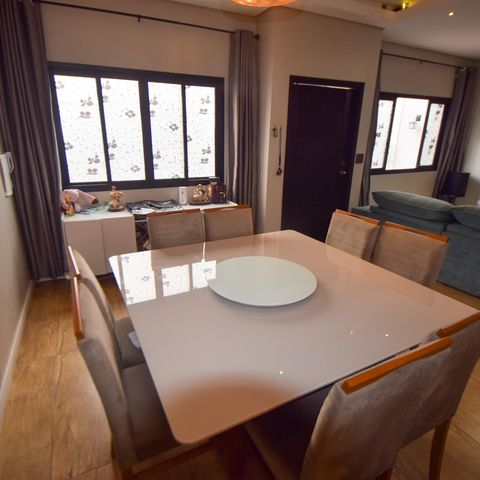 Casa à venda com 237m², 4 quartos e 5 vagas Casa à venda com 237m², 4 quartos e 5 vagasSala de Jantar