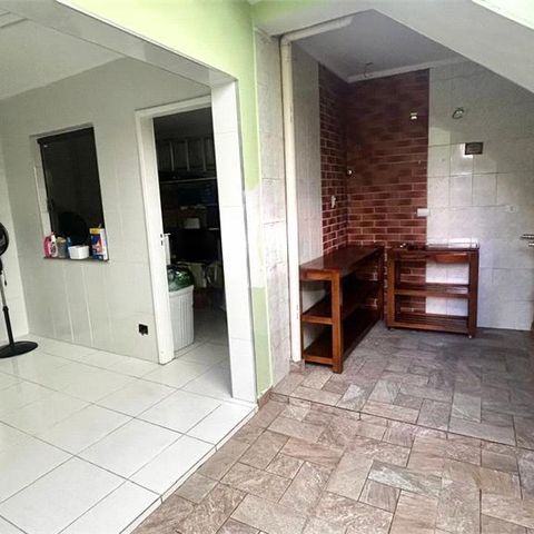 Casa à venda com 200m², 4 quartos e 2 vagas