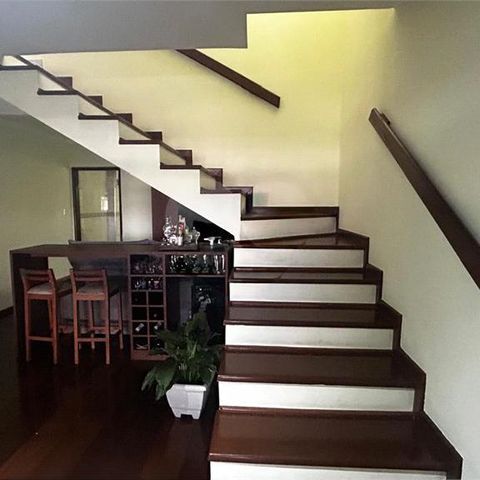 Casa à venda com 200m², 4 quartos e 2 vagas
