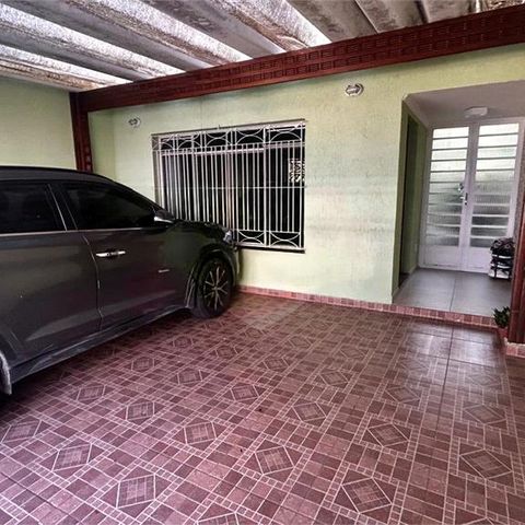Casa à venda com 200m², 4 quartos e 2 vagas