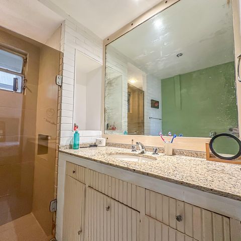 Apartamento à venda com 228m², 4 quartos e 2 vagas Apartamento à venda com 228m², 4 quartos e 2 vagasBanheiro