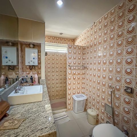 Apartamento à venda com 228m², 4 quartos e 2 vagas Apartamento à venda com 228m², 4 quartos e 2 vagasBanheiro da Suíte 2