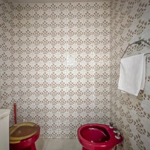 Apartamento à venda com 228m², 4 quartos e 2 vagas Apartamento à venda com 228m², 4 quartos e 2 vagasBanheiro da Suíte 1