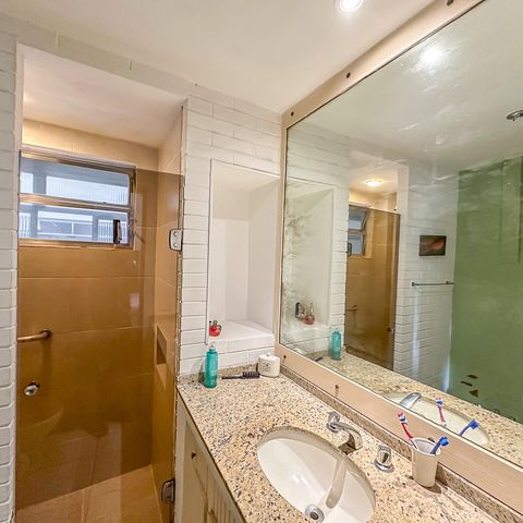 Apartamento à venda com 228m², 4 quartos e 2 vagas Apartamento à venda com 228m², 4 quartos e 2 vagasBanheiro