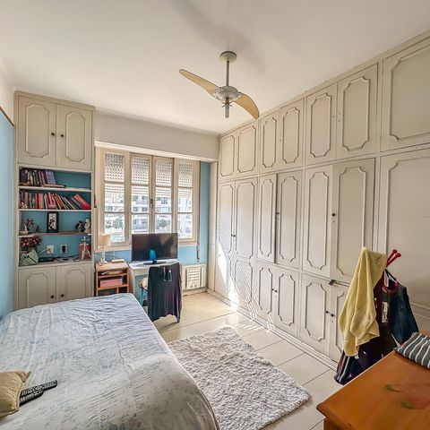 Apartamento à venda com 228m², 4 quartos e 2 vagas Apartamento à venda com 228m², 4 quartos e 2 vagasQuarto 1