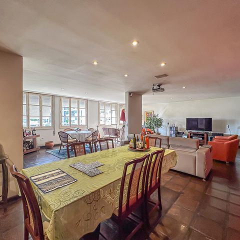 Apartamento à venda com 228m², 4 quartos e 2 vagas Apartamento à venda com 228m², 4 quartos e 2 vagasSala