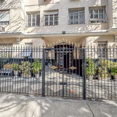 Apartamento à venda com 228m², 4 quartos e 2 vagas Apartamento à venda com 228m², 4 quartos e 2 vagasFachada