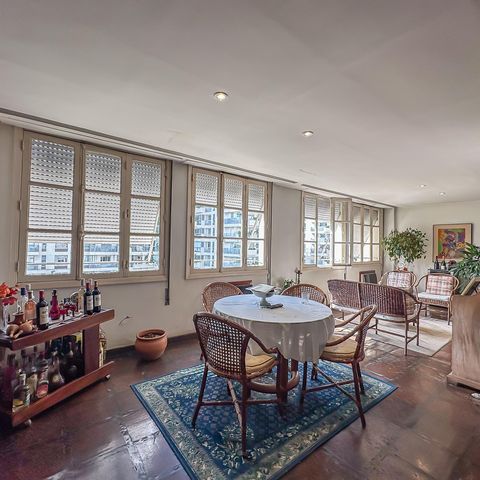 Apartamento à venda com 228m², 4 quartos e 2 vagas Apartamento à venda com 228m², 4 quartos e 2 vagasSala