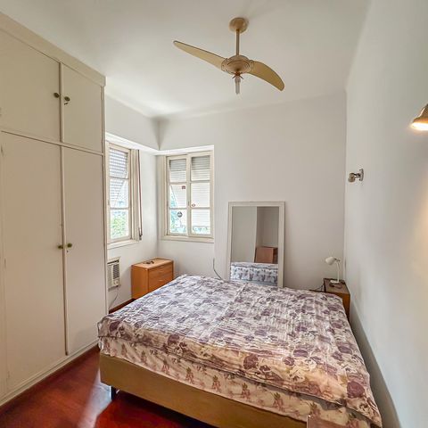 Apartamento à venda com 228m², 4 quartos e 2 vagas Apartamento à venda com 228m², 4 quartos e 2 vagasQuarto 2