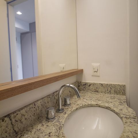 Studio à venda com 26m², 1 quarto e sem vaga Studio à venda com 26m², 1 quarto e sem vagaBanheiro Social