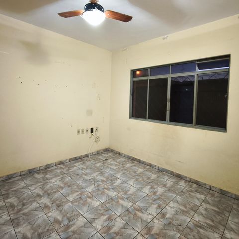 Casa para alugar com 300m², 2 quartos e 4 vagas Casa para alugar com 300m², 2 quartos e 4 vagasSala