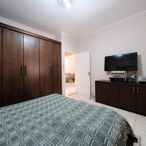 Casa à venda com 220m², 4 quartos e 3 vagasSuíte