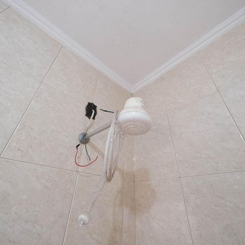 Casa à venda com 220m², 4 quartos e 3 vagasBanheiro