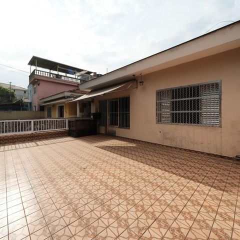 Casa à venda com 220m², 4 quartos e 3 vagasVaranda