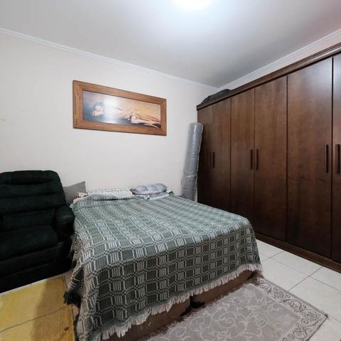 Casa à venda com 220m², 4 quartos e 3 vagasSuíte