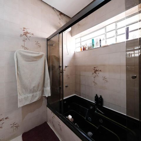 Casa à venda com 220m², 4 quartos e 3 vagasBanheiro da Suíte