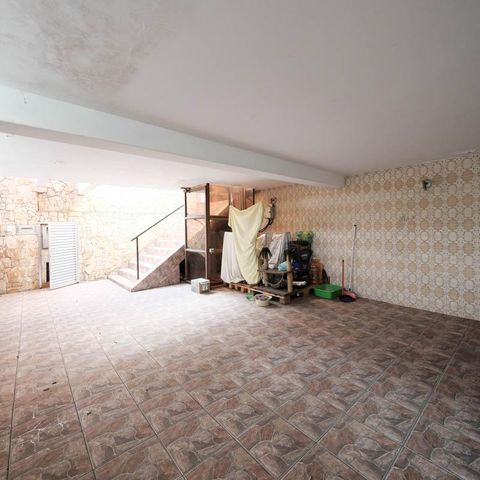Casa à venda com 220m², 4 quartos e 3 vagasGaragem