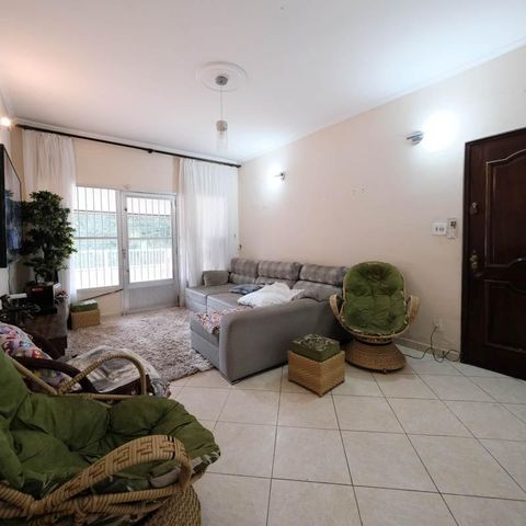 Casa à venda com 220m², 4 quartos e 3 vagasSala