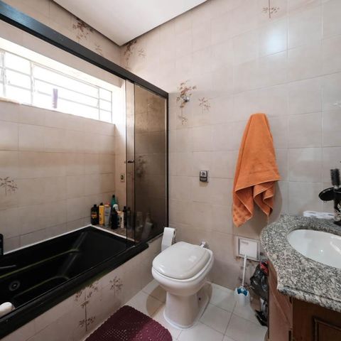 Casa à venda com 220m², 4 quartos e 3 vagasBanheiro da Suíte
