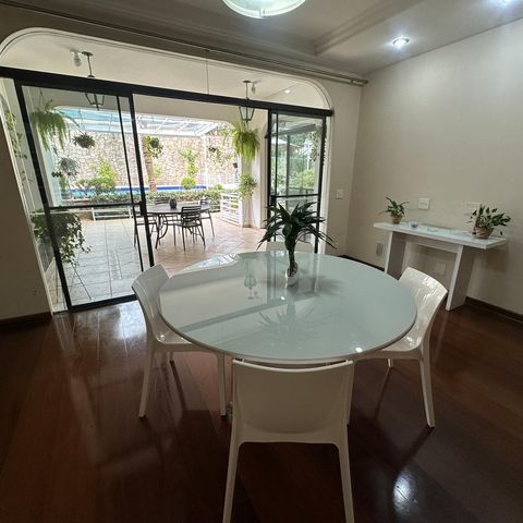 Casa à venda com 700m², 4 quartos e 4 vagasSala de Almoço