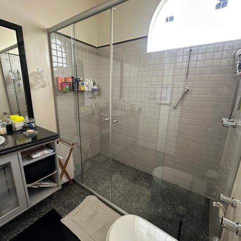 Casa à venda com 700m², 4 quartos e 4 vagasBanheiro da Suíte 4