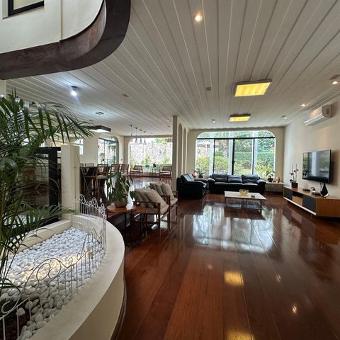 Casa à venda com 700m², 4 quartos e 4 vagasSala