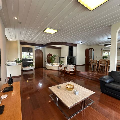 Casa à venda com 700m², 4 quartos e 4 vagasSala